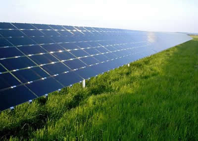 Photovoltaic installion in field